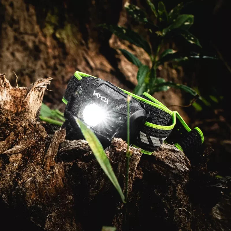 VAYOX VA0020 Linterna frontal con batería, 170 lm, sensor de movimiento, 1200 mAh, USB-C, IP66, negra