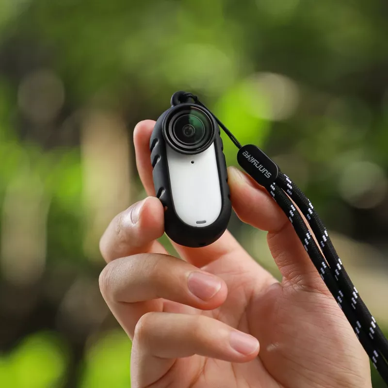 SUNNYLIFE Funda protectora de silicona con tapa de objetivo para Insta360 Go 3s - Negro