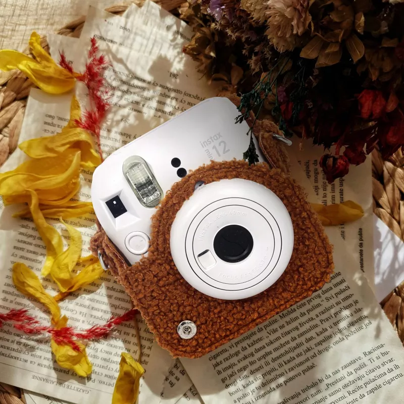 LOVEINSTANT funda protectora para Fujifilm Instax Mini 12 - diseño perro de peluche - marrón