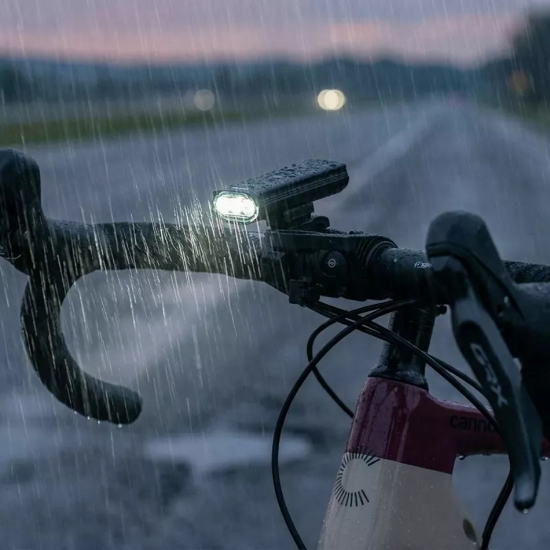 VAYOX VA0112 luz delantera para bicicleta, 980 lm, 4000 mAh, función powerbank, IPX6, USB-C