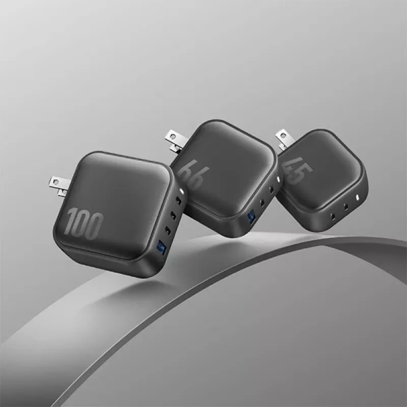 ENERGEA Travelite GAN45 Cargador de viaje GaN USB-C 45W de doble puerto con adaptadores US+EU, Negro