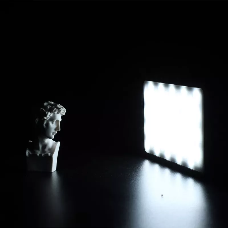 Ulanzi VL120 Luz LED de vídeo bi-color 3200K-6500K con pantalla LCD