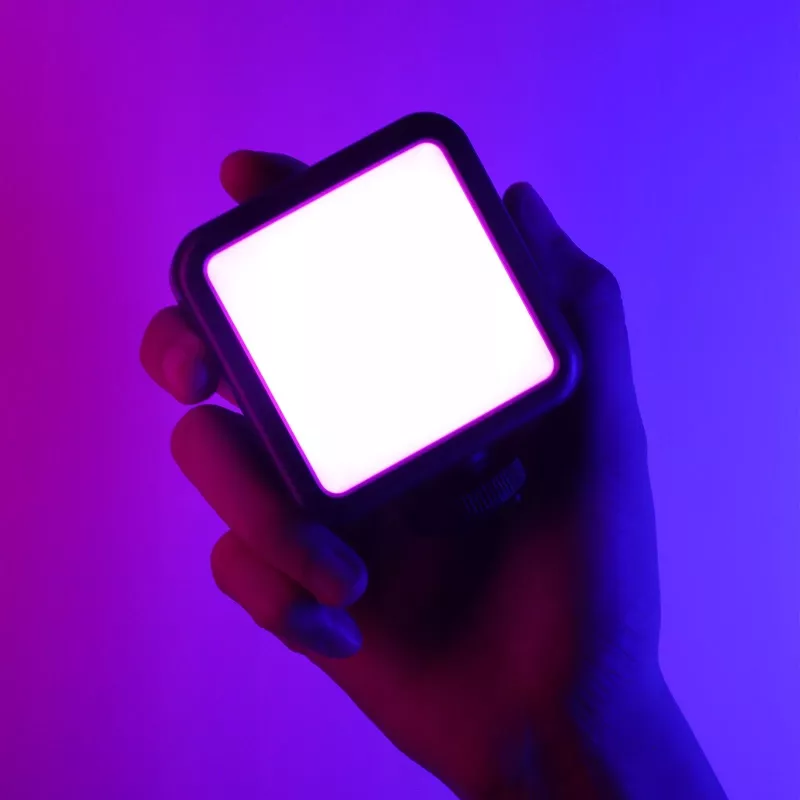 Ulanzi VL49 RGB Pro luz de vídeo LED 60 LEDs 2500mAh con fijación magnética y panal