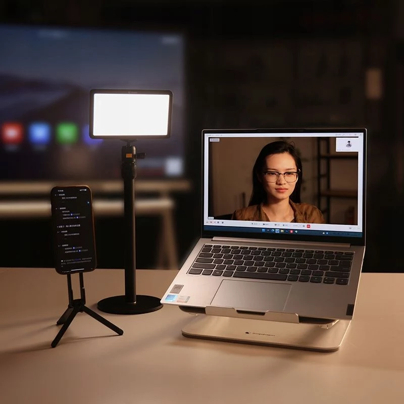 Luz de relleno LED RGB ULANZI K6500 9W con fijación magnética, control por app Bluetooth, pantalla OLED