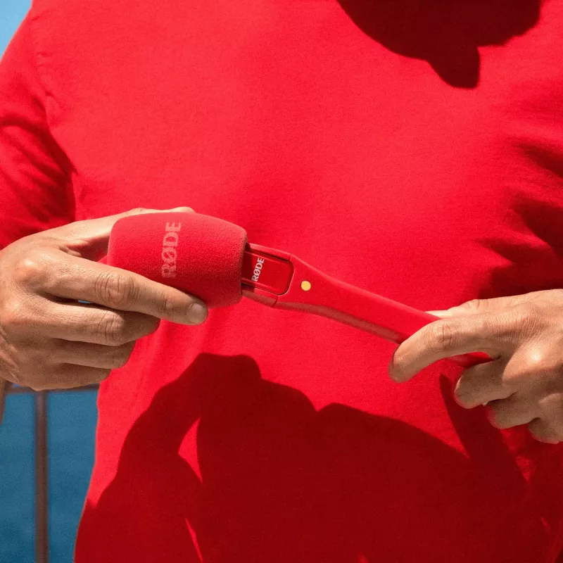 RØDE Interview Micro Adaptador de mano para Wireless GO (rojo)