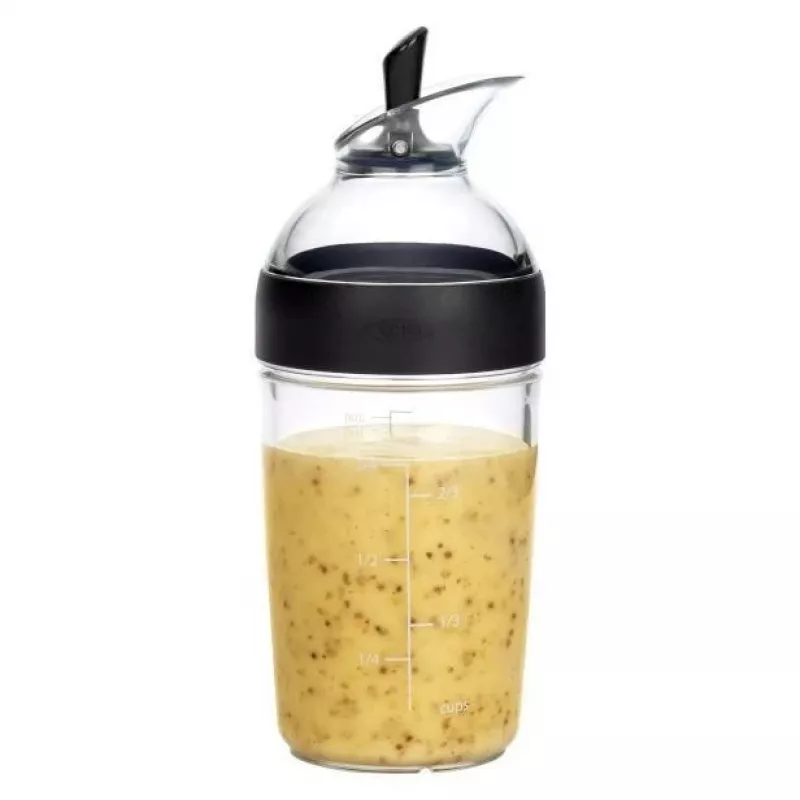 Coctelera para aliño de ensalada OXO Good Grips 236 ml negra