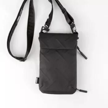 Skinarma Juno bolsa bandolera para teléfono negra