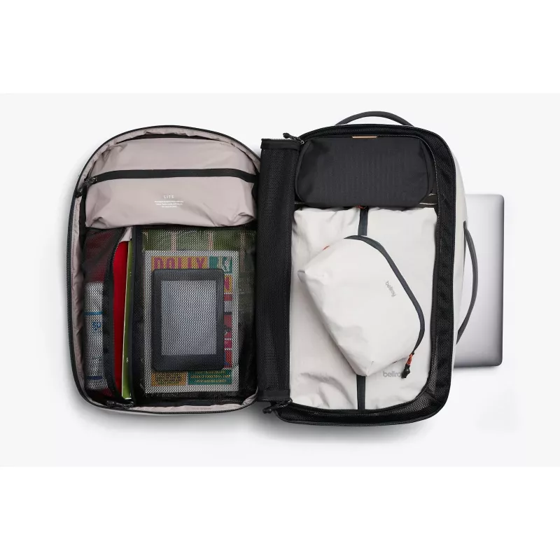 Bellroy Lite Travel Pack - Mochila de viaje 30L con compartimento para portátil (Ash)