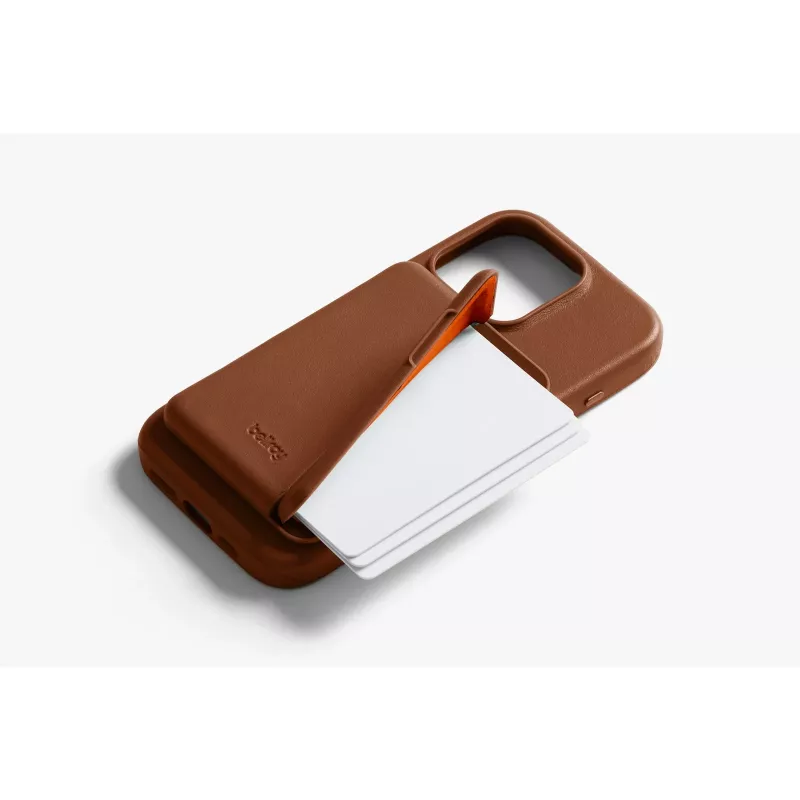 Funda de piel Bellroy con cartera magnética para iPhone 16 Pro, marrón