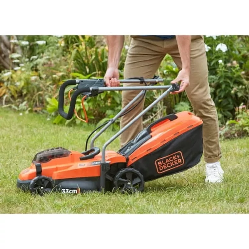 Black & Decker BCMW3318L2 Cortacésped de empuje a batería 18V con 2 baterías, 33 cm de ancho de corte, Negro/Naranja