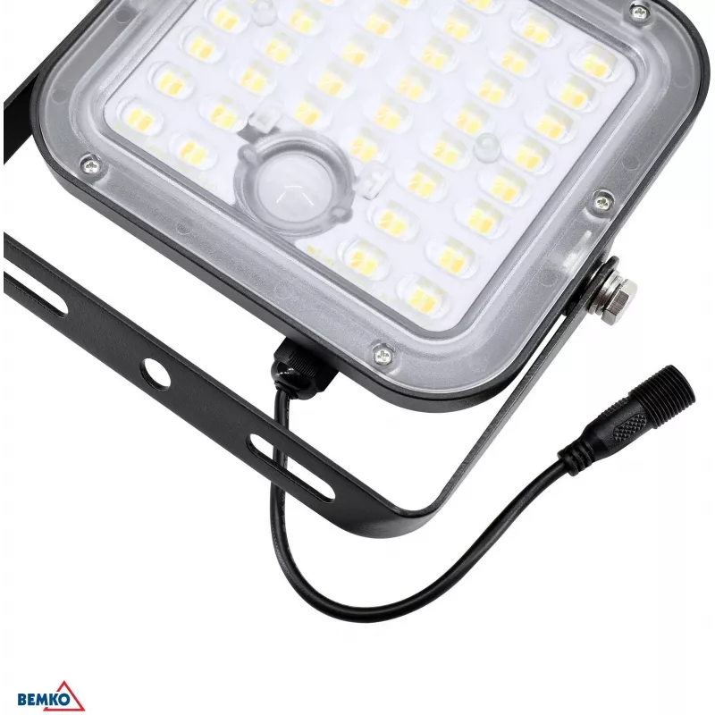 BEMKO SOLPAR proyector LED solar 10W 1500lm 3000/4000K IP65 negro con sensor PIR