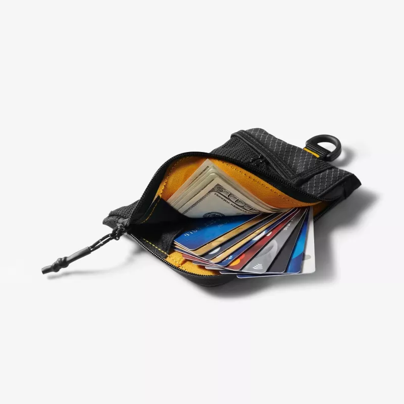 SPIGEN LF300 Soft tarjetero RFID negro