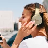 Auriculares Bluetooth over-ear GUESS GUBH604GEMK Negros 4G Script