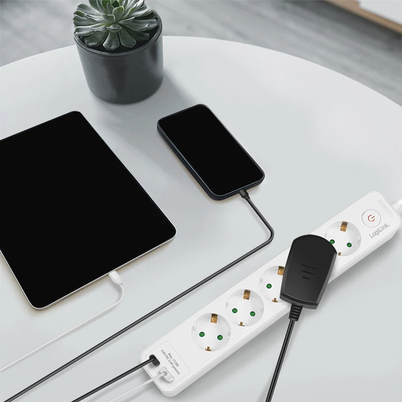 Regleta de enchufes LogiLink LPS280U, 5 tomas AC, 2 puertos USB (USB-A y USB-C), 17W, blanca