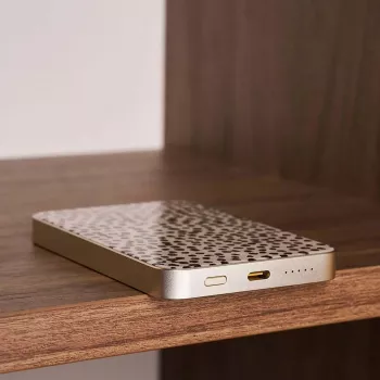 Burga Magnetic Batería externa 5000 mAh Almond Latte Gold