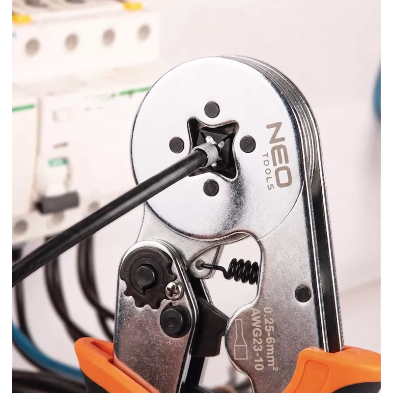 NEO Tools Crimpadora autoajustable con trinquete para terminales de cable 0,25-6 mm² (AWG 23-10), crimpado cuadrado, mango ergonómico de dos componentes, 200 mm