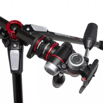 Manfrotto MK055CXPRO33WQR Trípode de fibra de carbono con 3 secciones de patas y rótula de 3 ejes XPRO