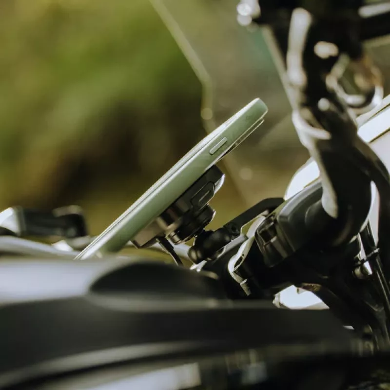 Soporte de manillar para moto Peak Design Mobile V2 con función de carga (M-MM-AJ-BK-1)