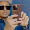 Funda con correa Peak Design Mobile Everyday V2 para Apple iPhone 15 Pro Max, Redwood (M-LC-BL-RD-2)