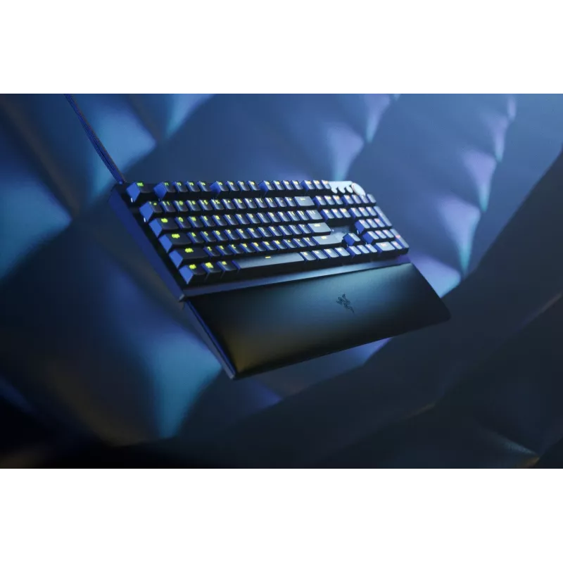 Razer Huntsman V2 teclado gaming óptico con cable, switches Linear Red, distribución nórdica, RGB, negro (RZ03-03930600-R3N1)
