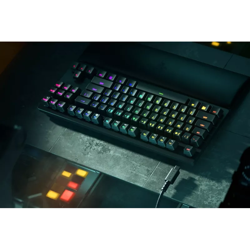Razer Huntsman V2 Tenkeyless teclado gaming óptico con cable, switches Linear Red, distribución nórdica, RGB (RZ03-03940700-R3N1)