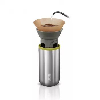 Cafetera portátil pour-over Wacaco Cuppamoka con vaso isotérmico