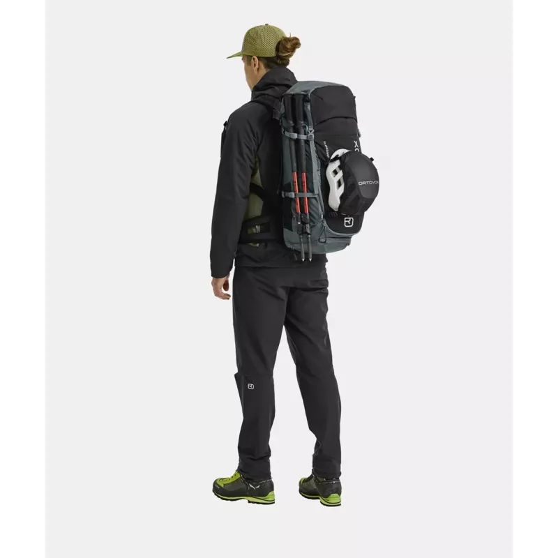Mochila de trekking Ortovox Traverse 40 - blk raven