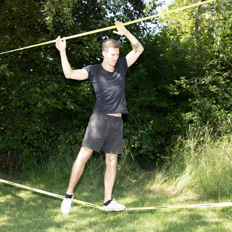 SCHILDKRÖT set de slackline 15 m amarillo, 50 mm de ancho con tensor de trinquete – kit de entrenamiento de equilibrio 970701