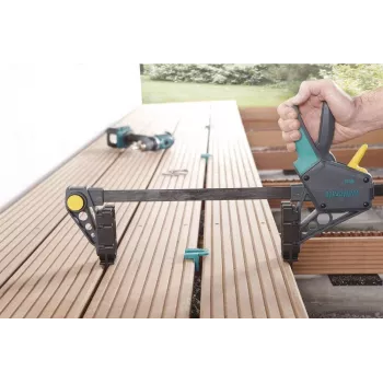 Sargento Wolfcraft 6985000 con 450 mm de apertura y 120 kg de fuerza de sujeción