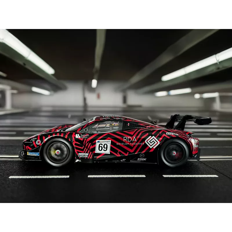 Carrera 20032020 DIGITAL 132 McLaren 720S GT3 Optimum Motorsport N.º 69 International GT Open 2023 1:32 Slotcar
