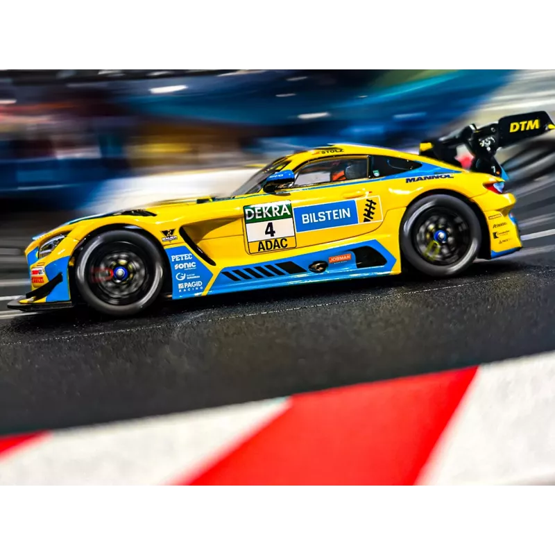 Carrera 20032014 DIGITAL 132 Mercedes-AMG GT3 Evo Mercedes-AMG Team HRT n.º 4 DTM 2023 slot car
