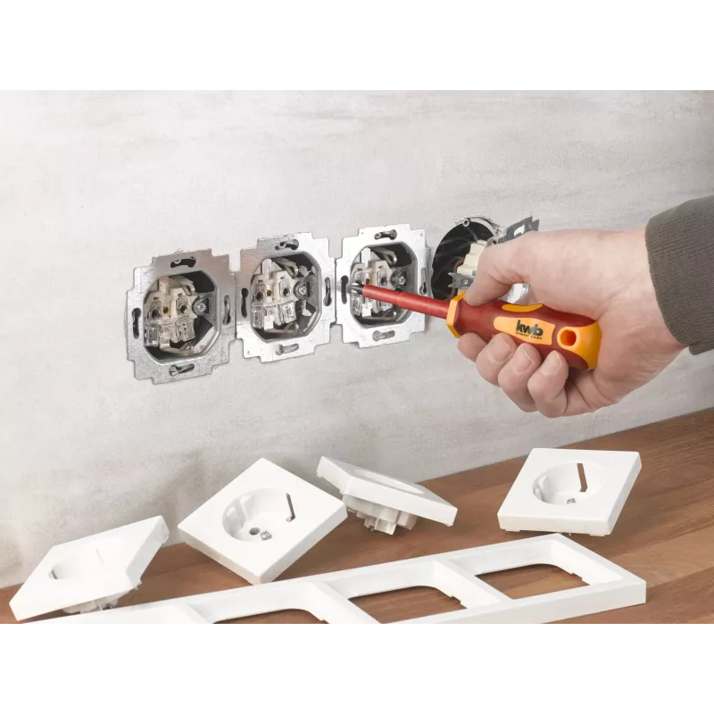 KWB Set de destornilladores de 7 piezas con comprobador de tensión, acero cromo-vanadio, puntas magnéticas, mango ergonómico de 2 componentes 140870