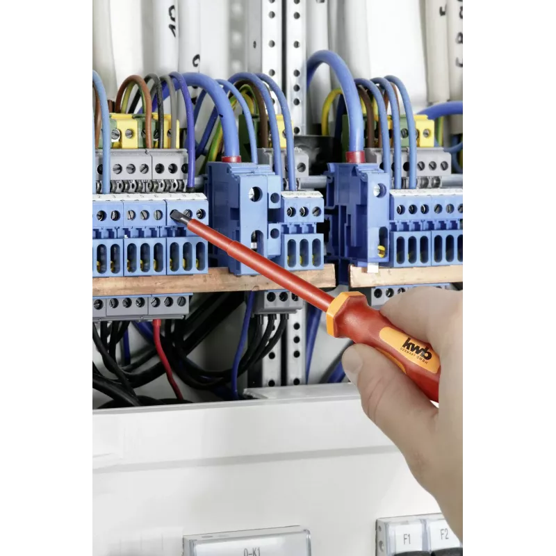 KWB Set de destornilladores de 7 piezas con comprobador de tensión, acero cromo-vanadio, puntas magnéticas, mango ergonómico de 2 componentes 140870