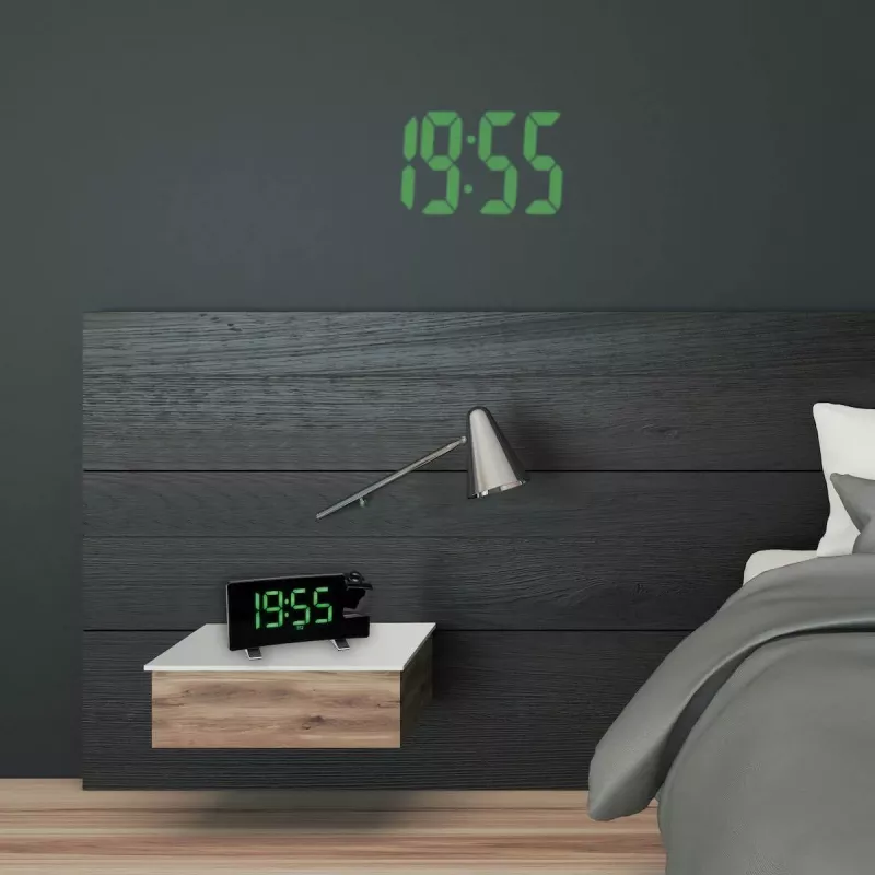 TFA Dostmann Despertador radiocontrolado con proyección y función de carga USB - Despertador digital - Rectangular - Negro - Plástico - Hora - LED (60.5015.04)