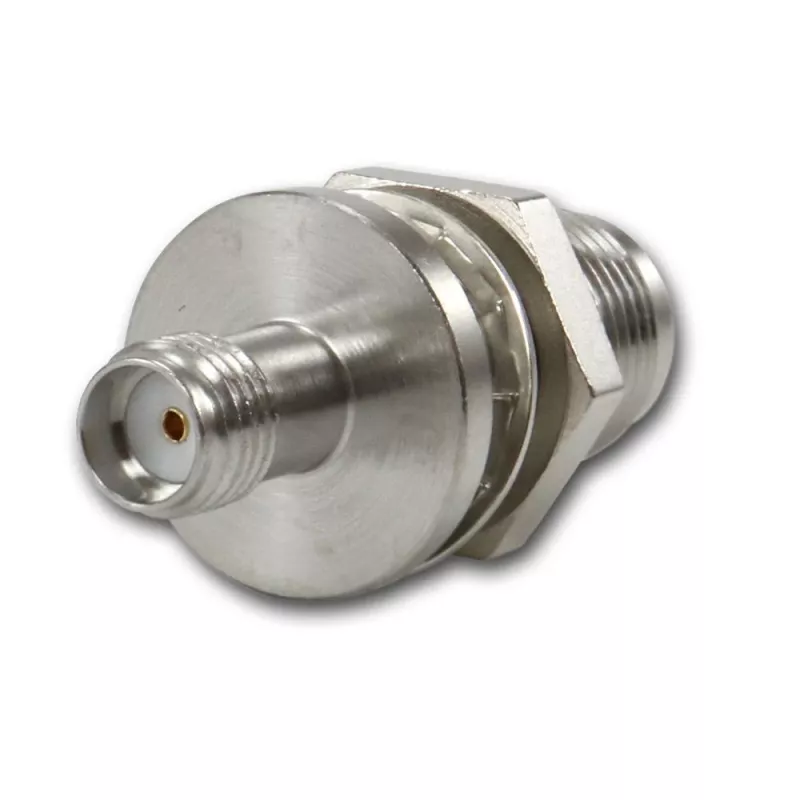 Telegärtner Adaptador coaxial conector hembra TNC a conector hembra SMA, 50 ohmios, DC-6 GHz, níquel/oro J01019A0028