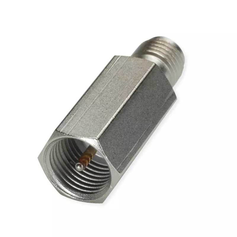 Telegärtner J01703A0000 Adaptador coaxial de RF conector FME macho a conector hembra SMA, 50 Ohm, DC-3 GHz, negro