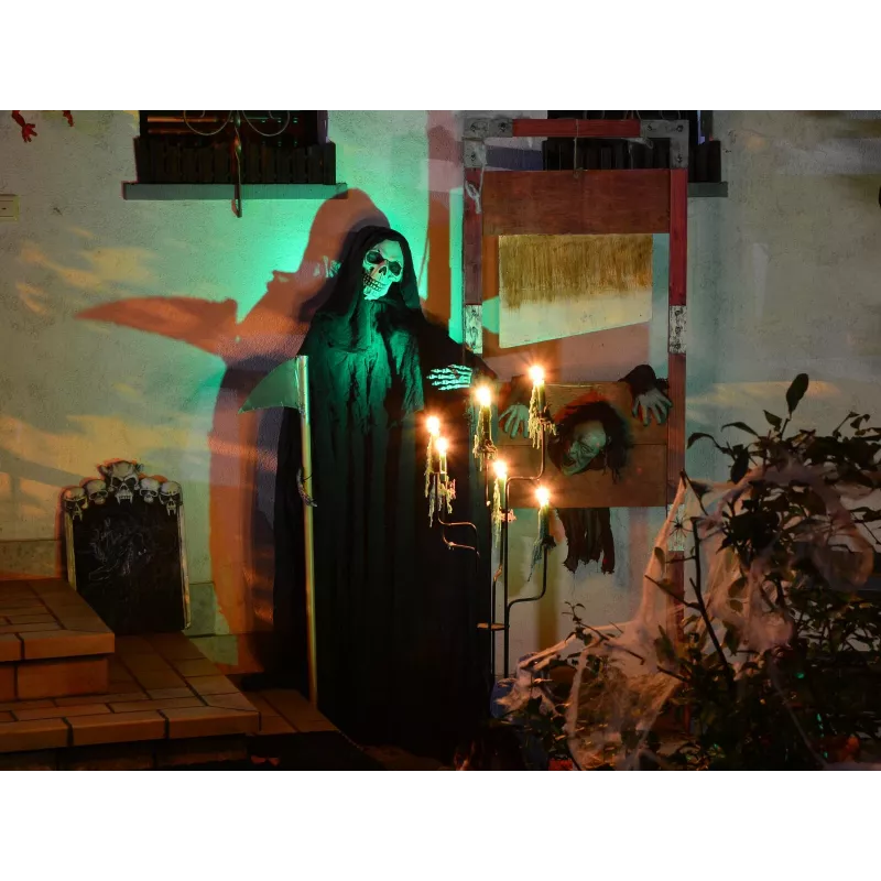 EUROPALMS Figura reptante de Halloween 140 cm con ojos LED rojos, activada por sensor, sonidos espeluznantes, atrezzo animatrónico para interior 83314590