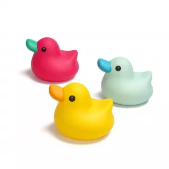 Kidsme set de patos de baño, rosa, amarillo, azul – juguete de baño flotante con chirrido de 3 piezas para bebés y niños pequeños