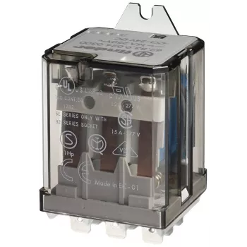 Finder 62.83.9.110.4009 Relé enchufable 110 V DC 16 A 3PDT