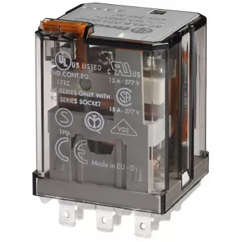 Finder 62.33.9.024.4300 Relé enchufable 24 V DC 16 A 3 CO con LED y diodo