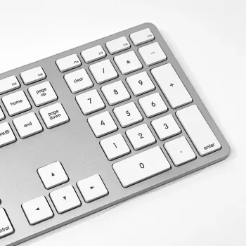 Matias teclado USB-C con cable para Mac – plata – versión U.S. (FK316CS)