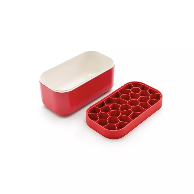 Cubitera con tapa LEKUE, roja - 2,5L molde de hielo y recipiente de almacenamiento, hace 132 cubitos pequeños, silicona platino y PP, sin BPA, apta para lavavajillas