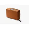 Bellroy Tech Kit Compact – Organizador de accesorios técnicos bronce