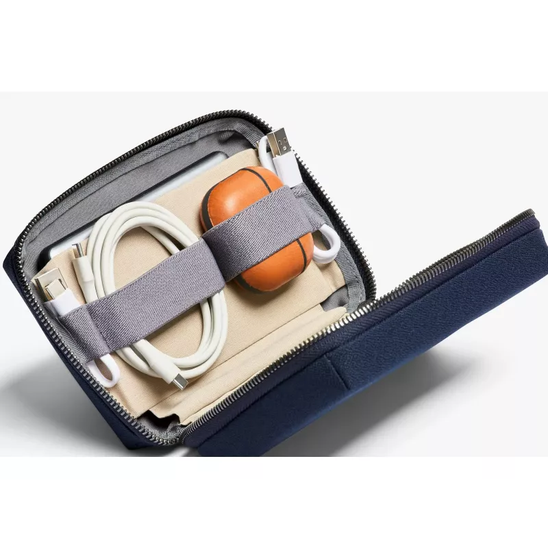 Bellroy Tech Kit Compact - azul marino