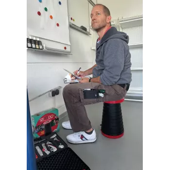 WEDO SITTOGO NXT taburete telescópico, plástico, rojo, ajuste de altura giratorio de 10 niveles, 150 kg de carga 212 4202