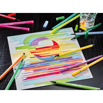 STABILO Pen 68 ARTY Set de 66 rotuladores en maletín metálico, colores variados, 1,0 mm 6866-031
