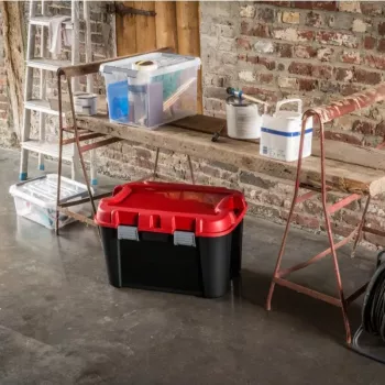 KETER DIY Totem Caja de almacenamiento de 60L con tapa, 59 x 39,5 x 36 cm, negro/rojo