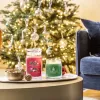 Yankee Candle vela Shimmering Christmas Tree, mediana
