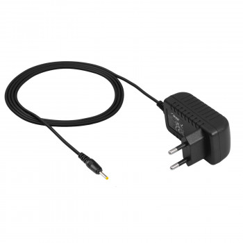 Akyga AK-TB-21 fuente de alimentación universal 5 V / 2 A 10 W, DC 2,5 x 0,7 mm, 1,5 m, negra