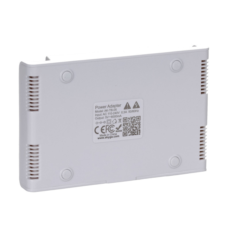 Fuente de alimentación universal Akyga AK-TB-05 5.0V / 6.0A 30W 4x USB A 1.5m
